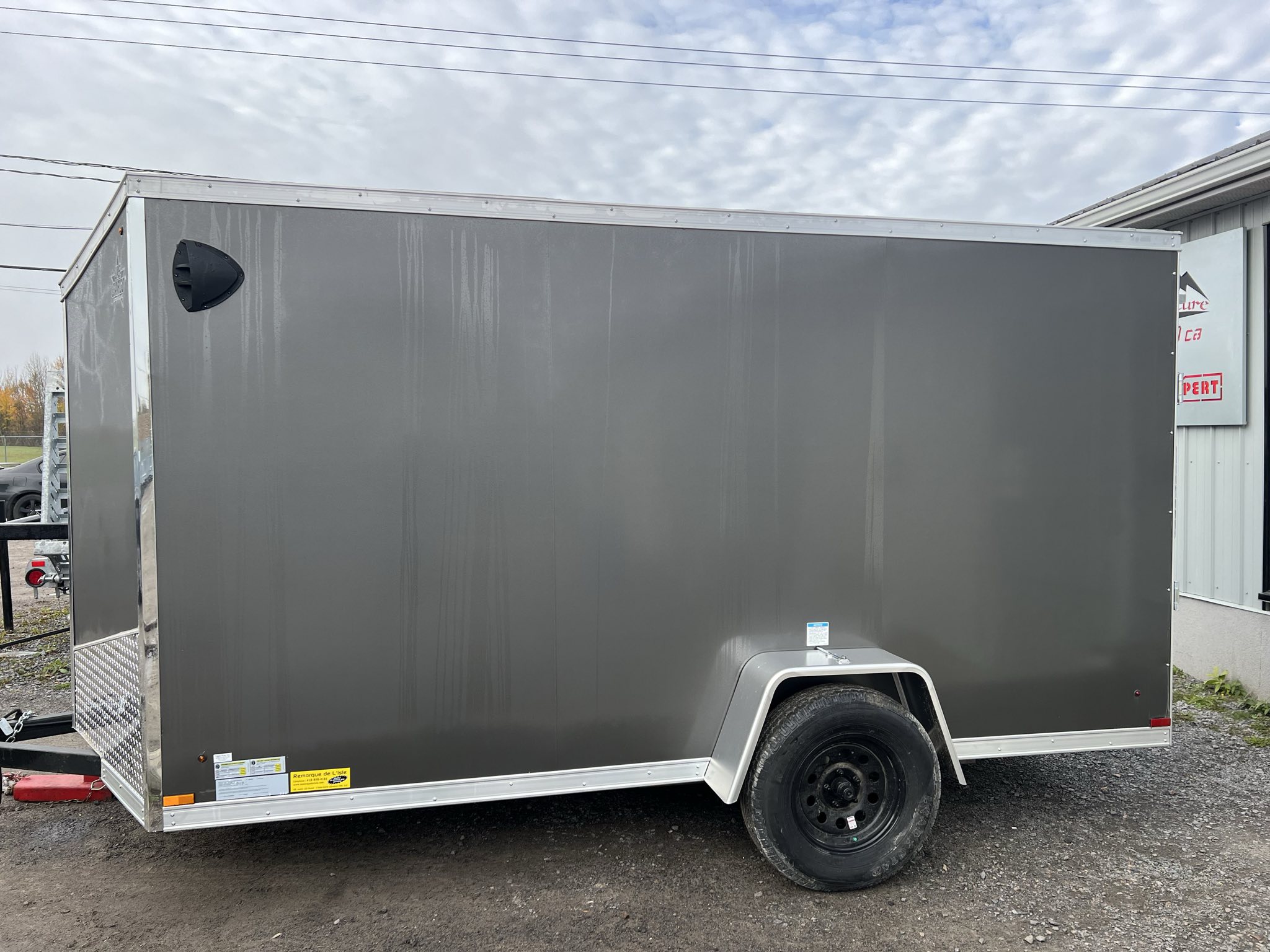 Location remorque Fermée 6x12 T à Québec